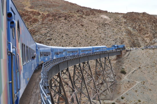 Tren a las nubes : promenade dans le train des nuages